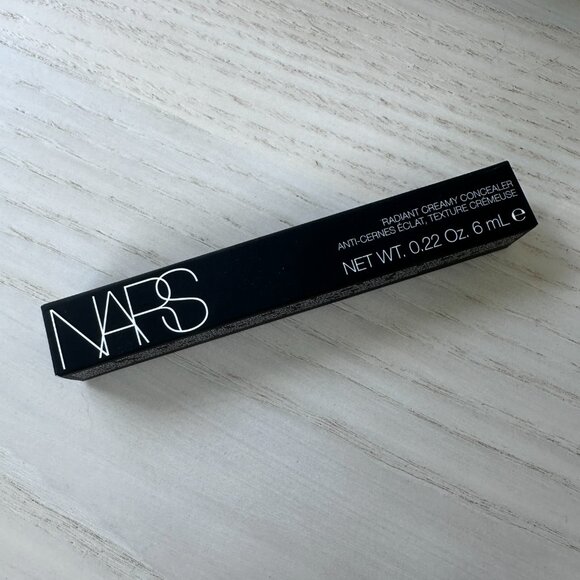 NARS Radiant Creamy Concealer (Light 2 Vanilla) - Picture 7 of 8
